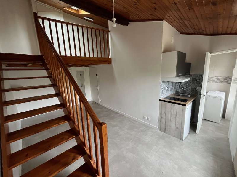 Appartement T2 en mezzanine - centre ville 