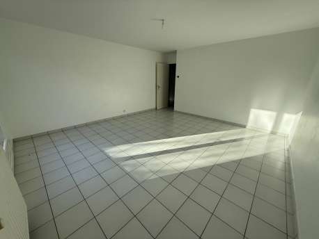 Maison T3 avec jardin - VOUNEUIL s/BIARD